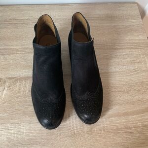 Gabor Black Suede Chelsea Boot Slip On Round Toe European Sustainable Fashion